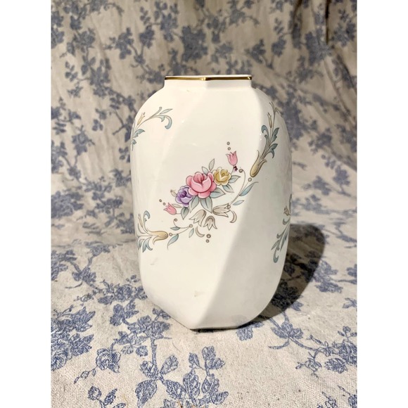 Christopher Stewart Spring Crest Bone China Bud Vase - Picture 1 of 4